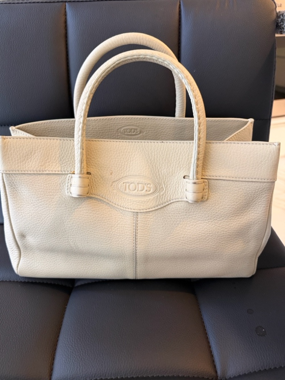 TOD'S Cream Pebbled Leather Top-Handle Tote